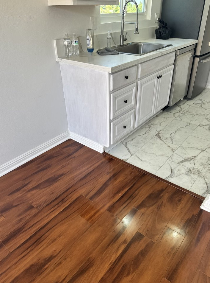 kitchen Water Damage Restoration and Mold Remediation - фото - 1