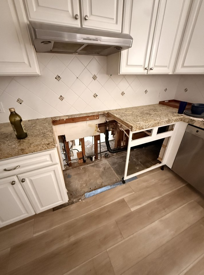 water Damage Restoration in Costa Mesa - фото - 9