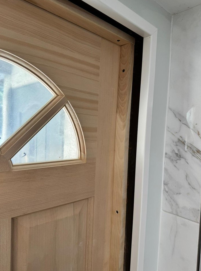 installation of the entrance door - фото - 1