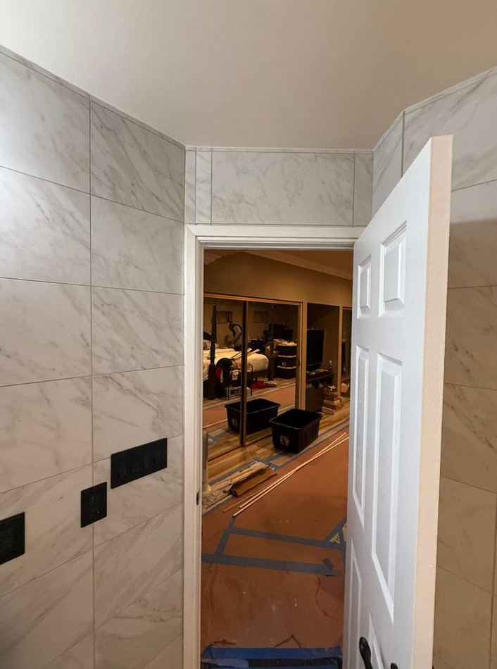 bathroom Water Damage Restoration and Full Reconstruction - фото - 4