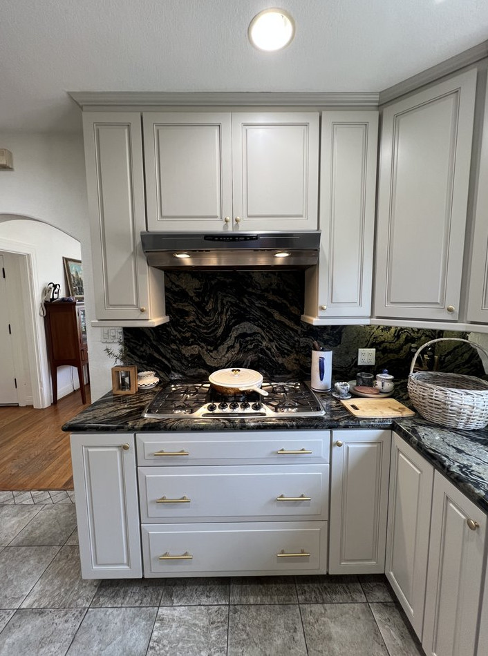 kitchen Cabinet Refinishing & Painting - фото - 1