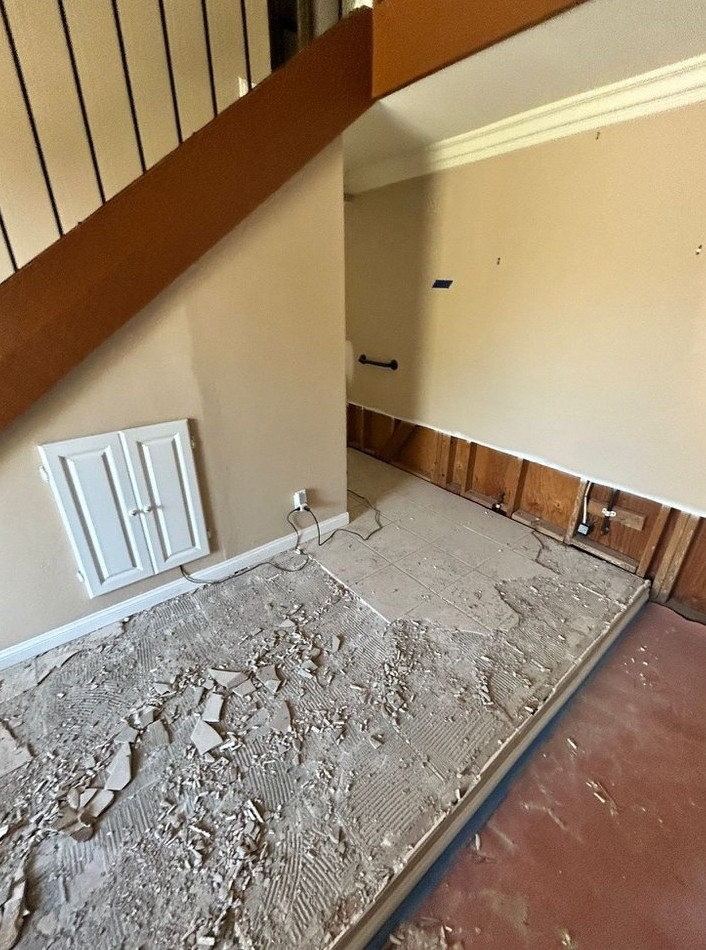 water Damage Restoration and Floor Replacement – Full Reconstruction - фото - 6