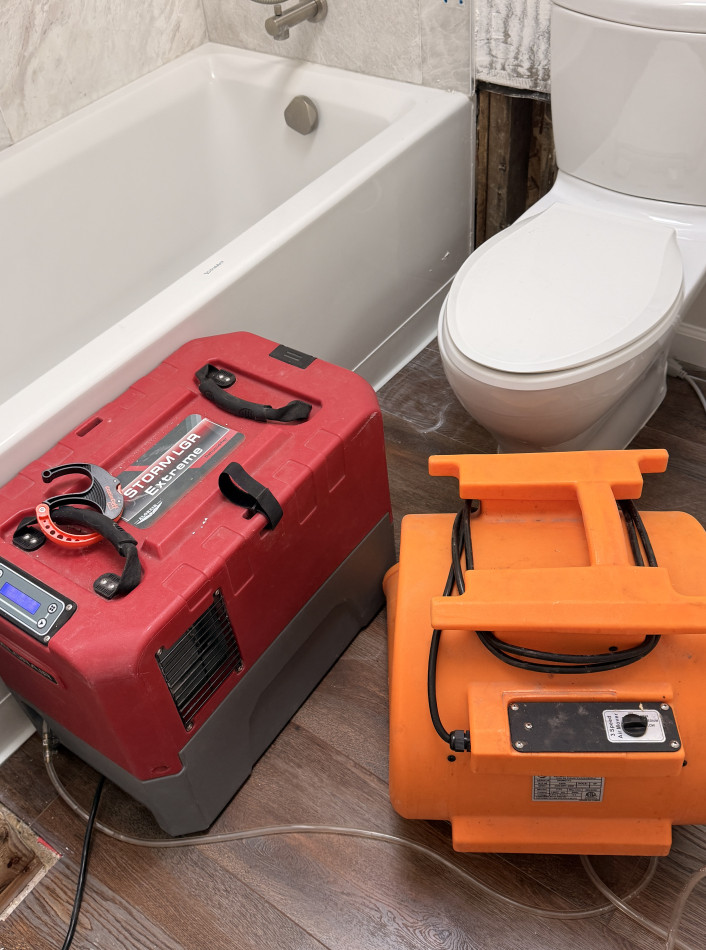 bathroom Mold Remediation, Water Damage Drying & Drywall Reconstruction - фото - 4