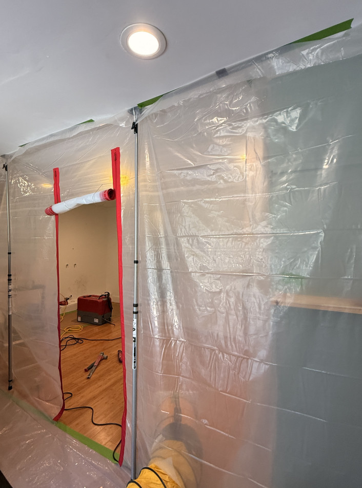 water Damage Restoration & Hardwood Floor Drying - фото - 4