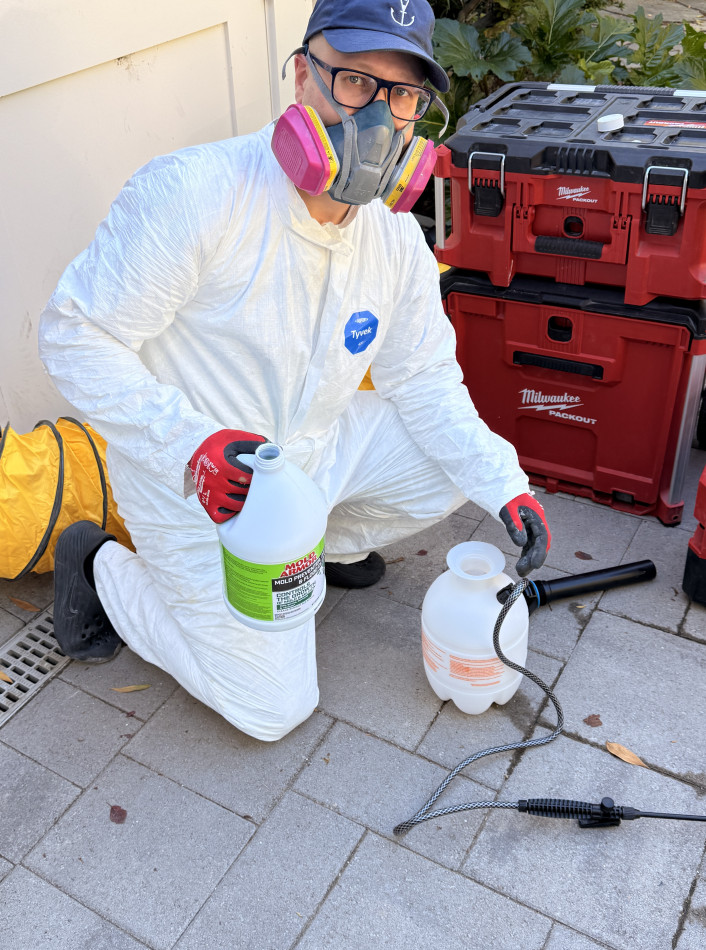 water Damage Restoration & Hardwood Floor Drying - фото - 6
